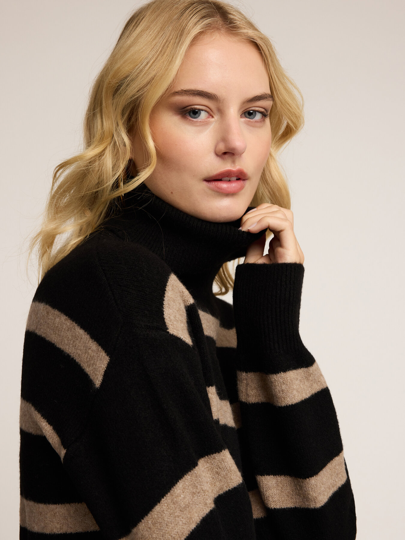 Striped turtleneck sweater image number 2