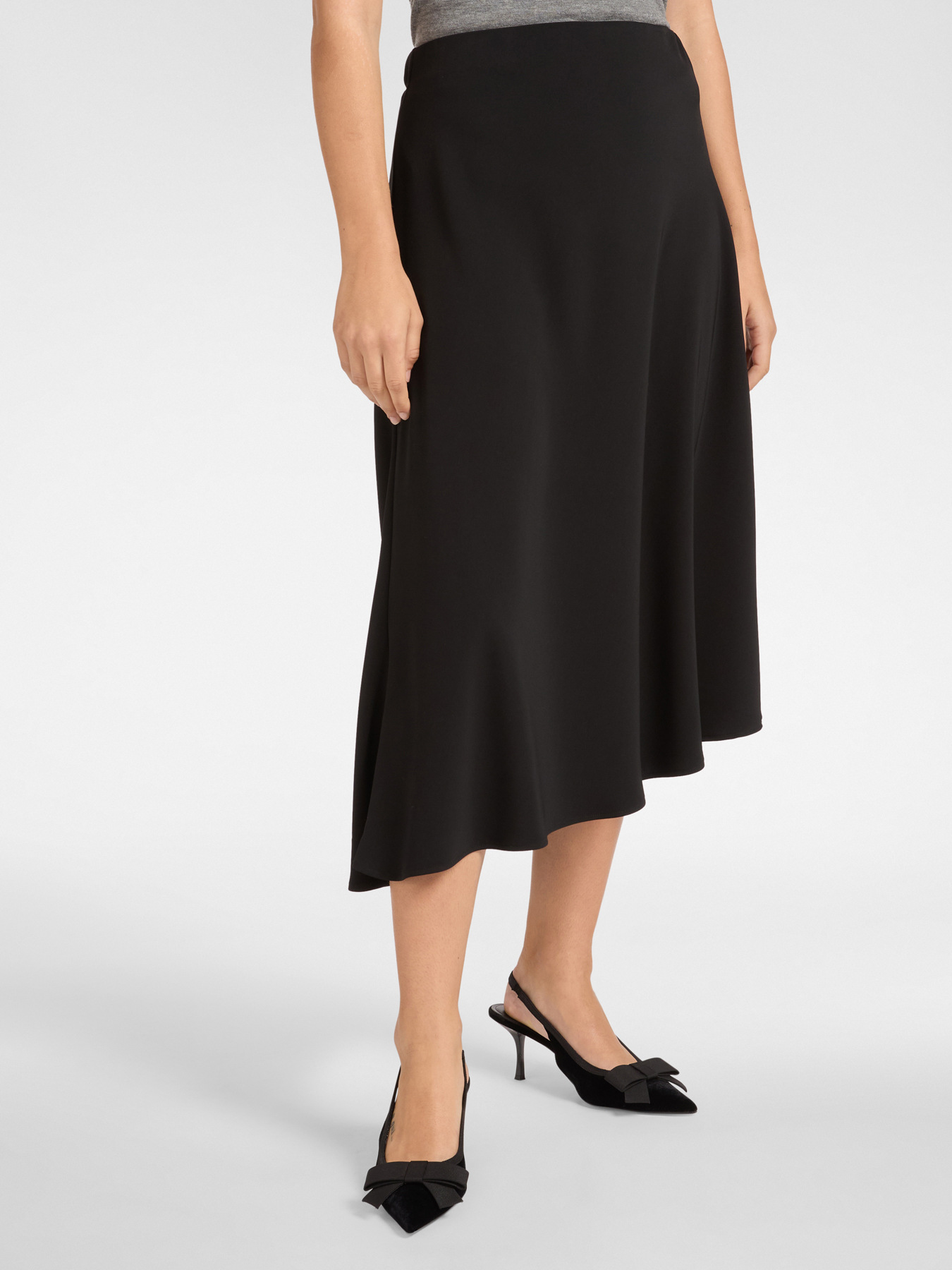 Asymmetrical skirt in stretch cady image number 3