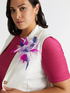 Brooch with multicolor feathers image number 0