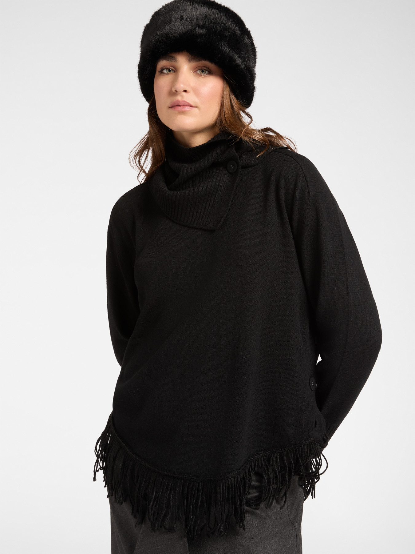 Jumper with fringes and detachable collar image number 0
