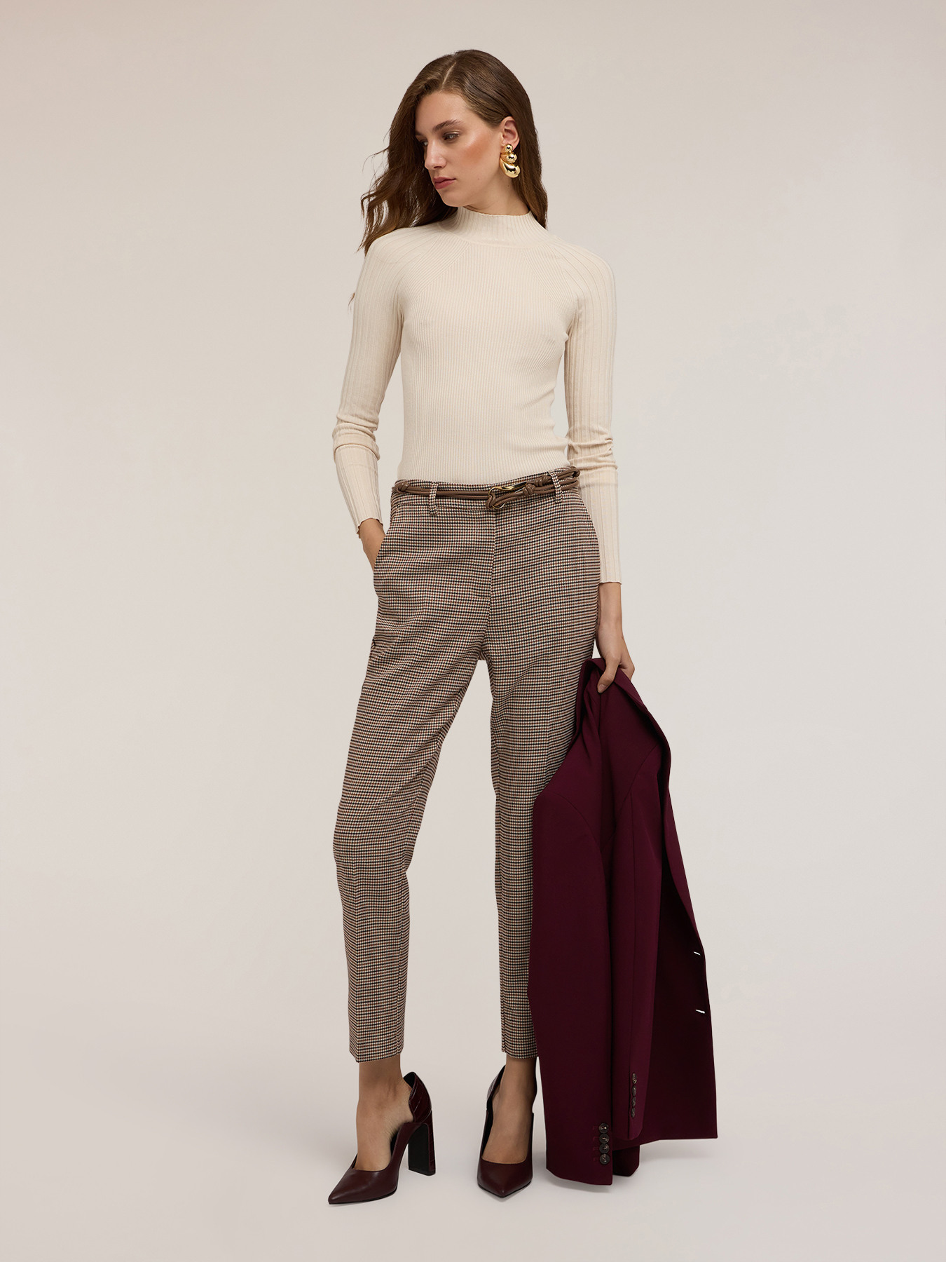 Fitted ribbed turtleneck sweater image number 0