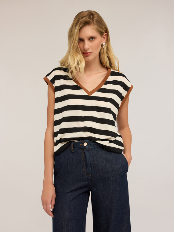 Striped sleeveless T-shirt