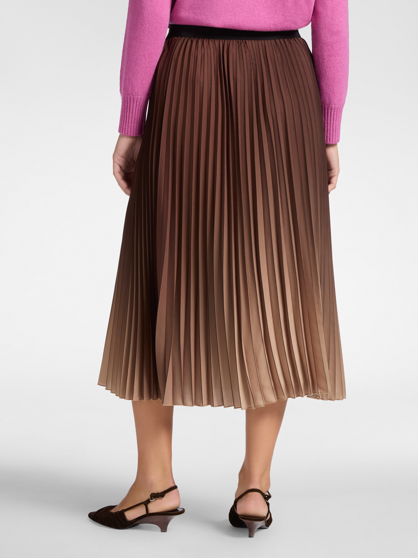 Pleated gradient skirt image number 1