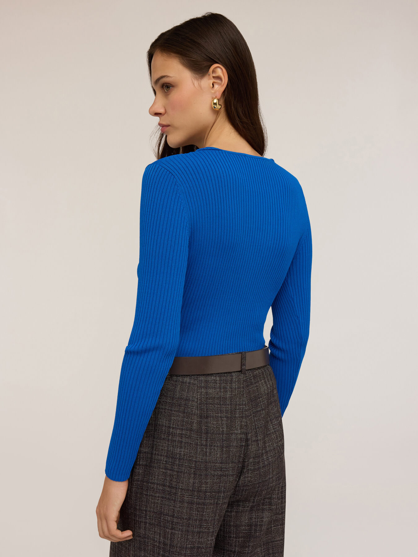 Ribbed sweater with knitted neckline image number 3