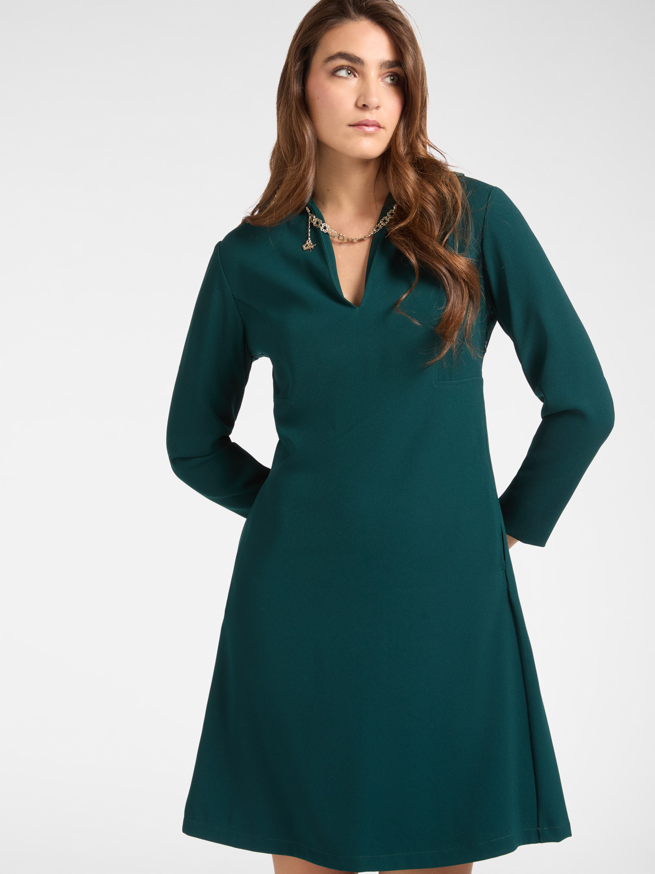 Abito con collana Monogram image number 3