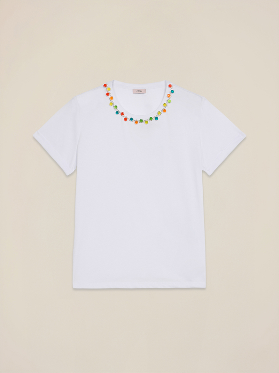 Tricou cu broderie din pietre colorate