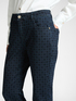 Blaue Jeans mit Monogramm image number 3