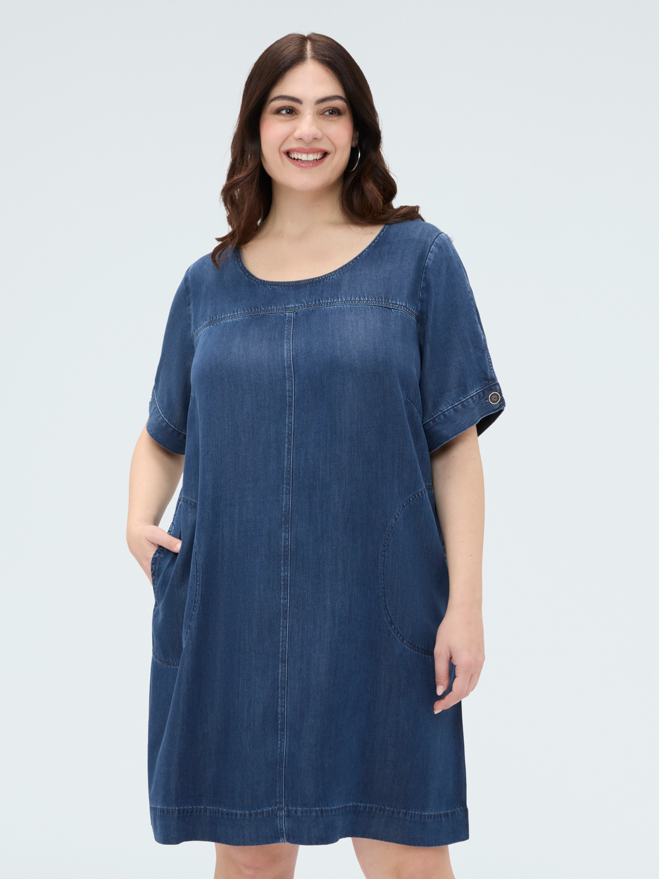 Kurzes Kleid aus Tencel&trade;-Denim image number 2