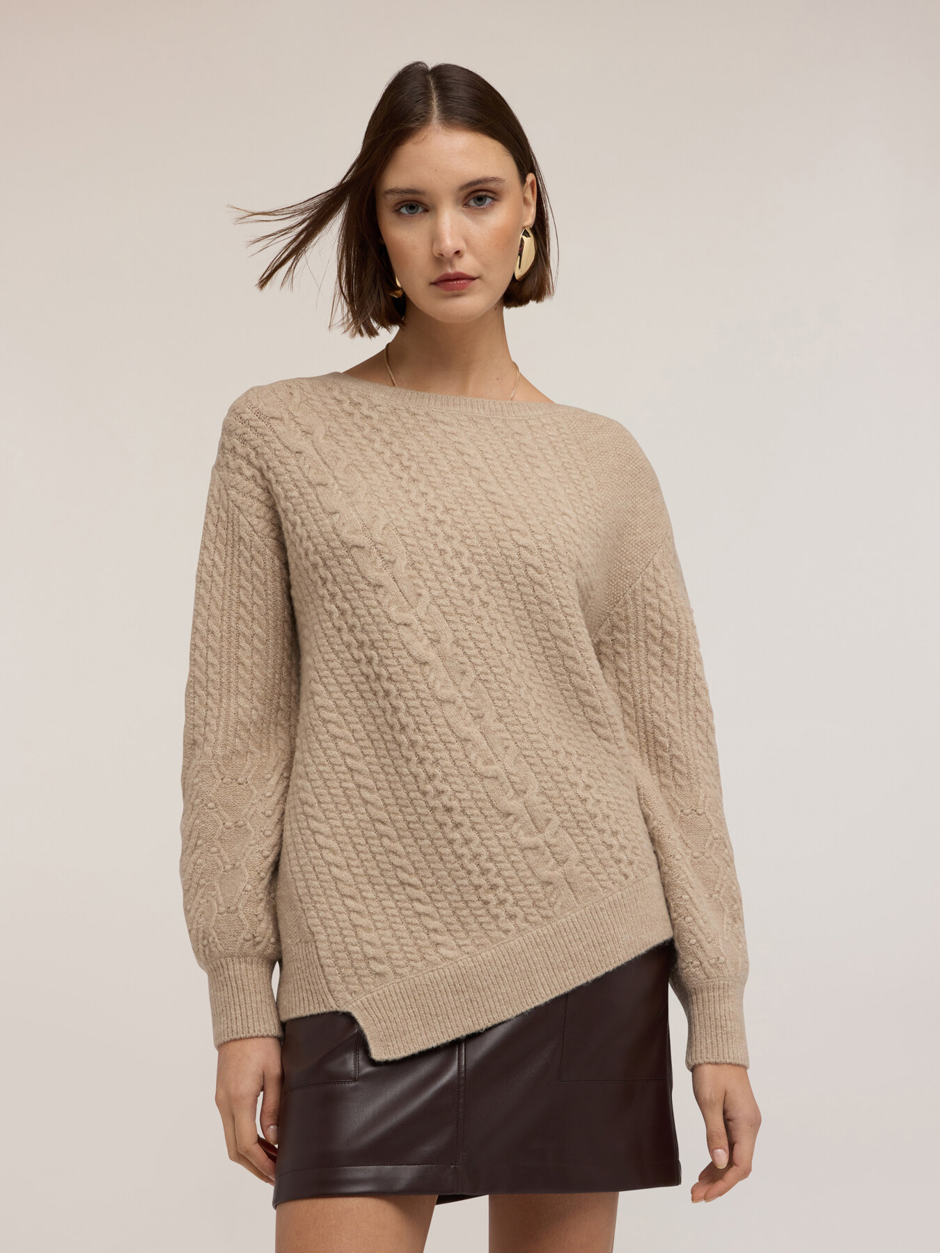 Asymmetrischer Zopfpullover image number 2