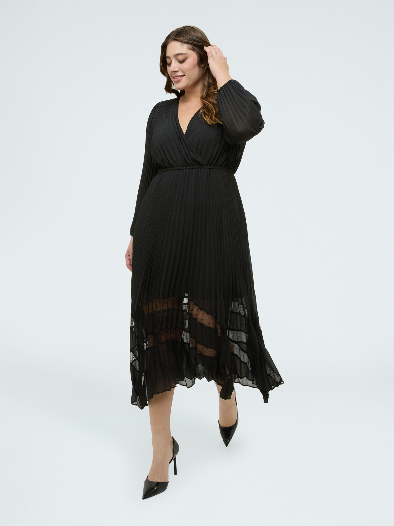 DREAM dress in pleated georgette image number 2