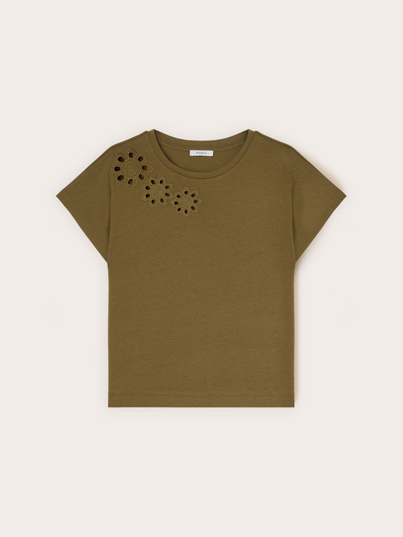 Tricou cu aplicații florale