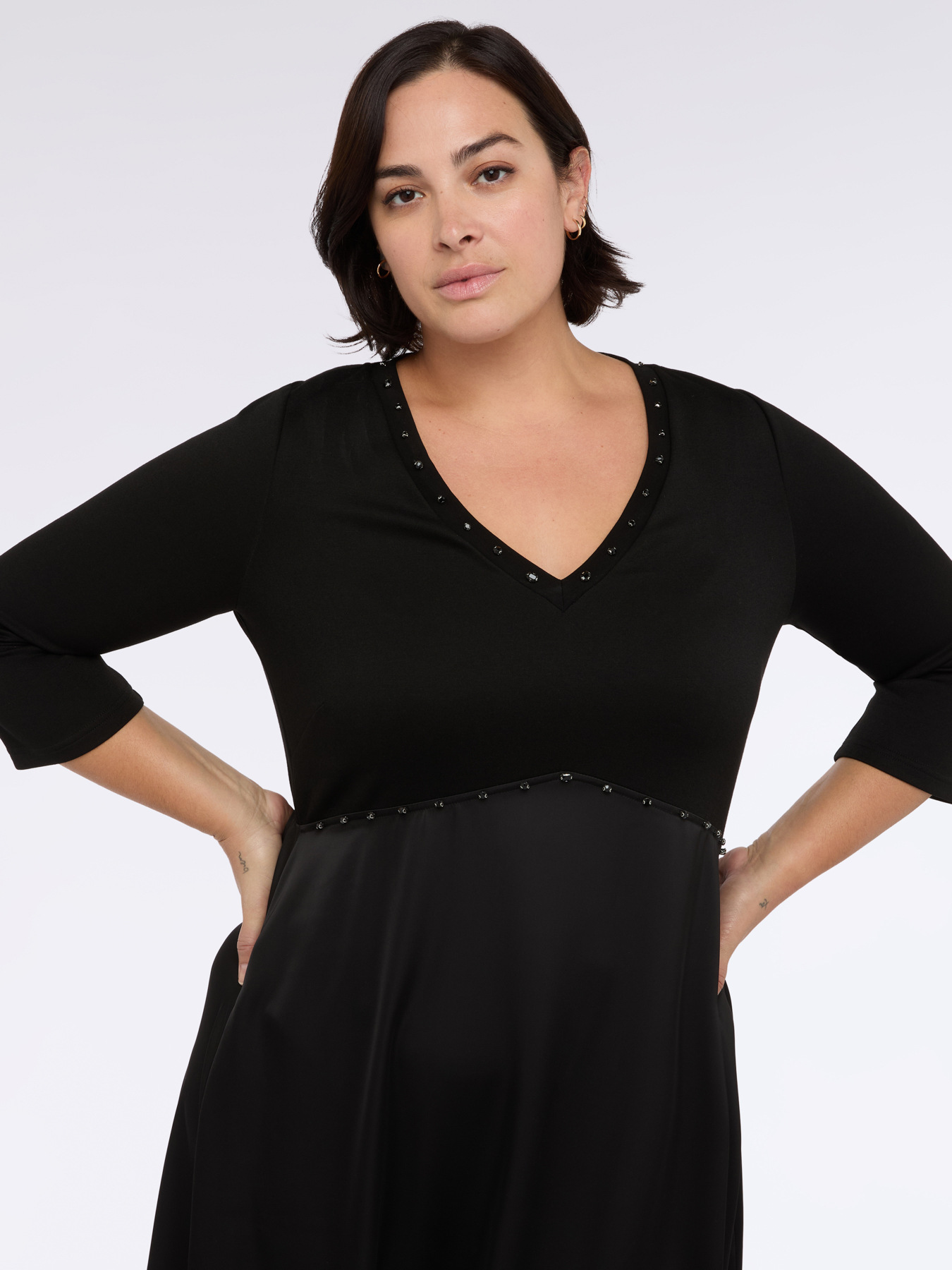 Vestido PRETTY h&iacute;brido con escote en V image number 3