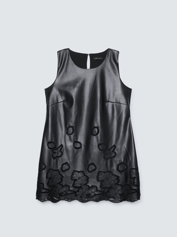 Kurzes Kleid mit floralen Details