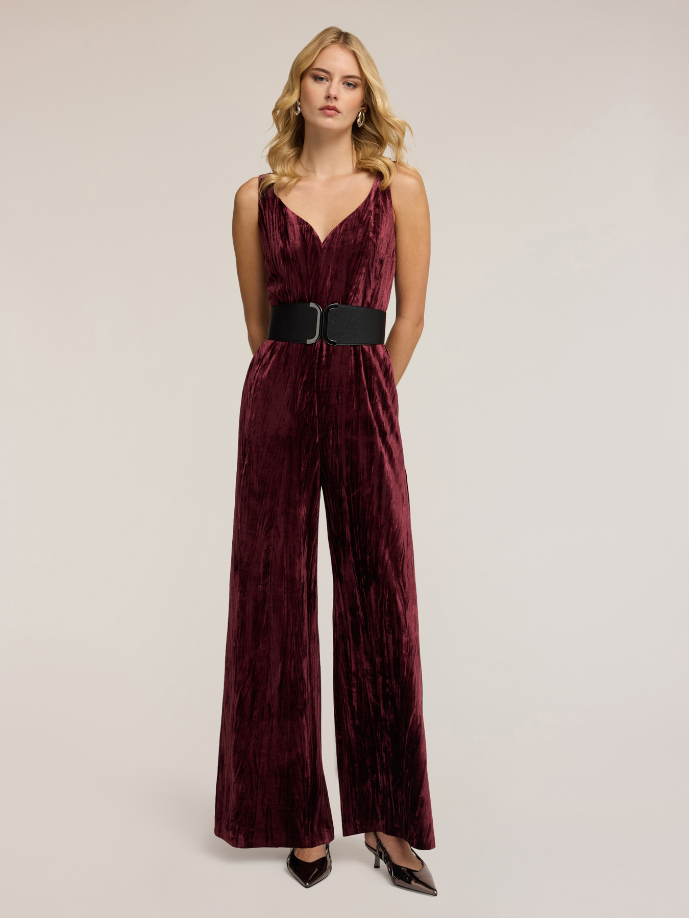 Long velvet jumpsuit image number 3
