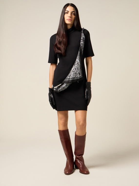 Vestito tubino con dettaglio foulard