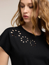 T-shirt with floral embellishments image number 3