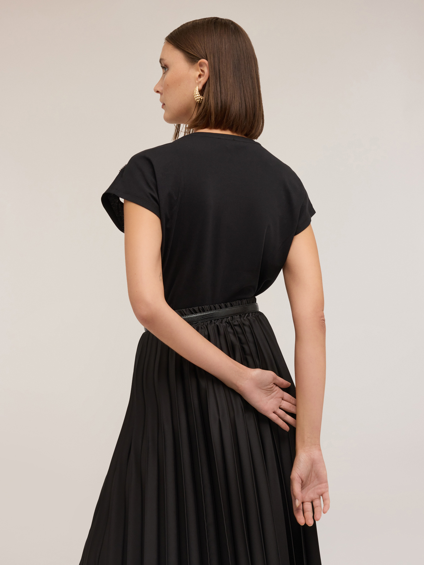 T-Shirt mit floralem Cut-out image number 1