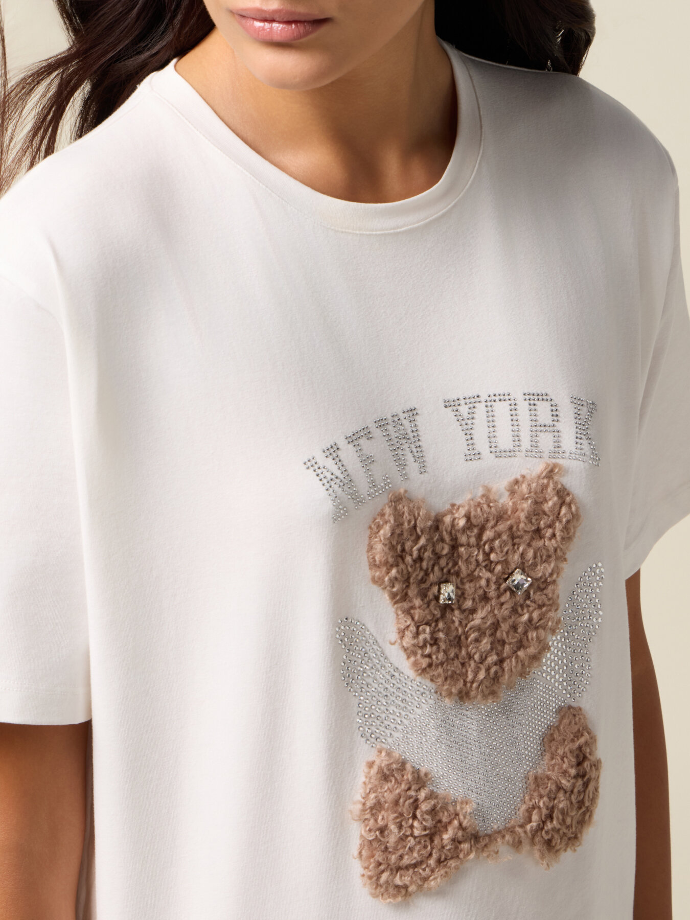 T-shirt con stampa e applicazioni image number 2