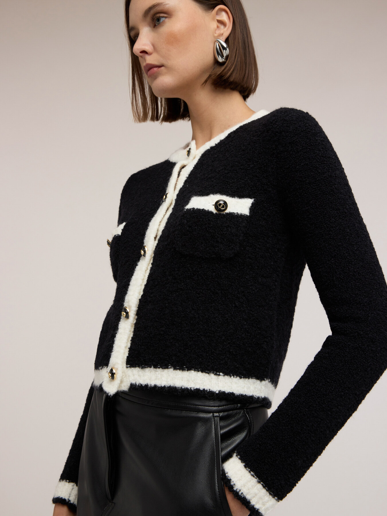 Cardigan court en maille bouclé image number 3