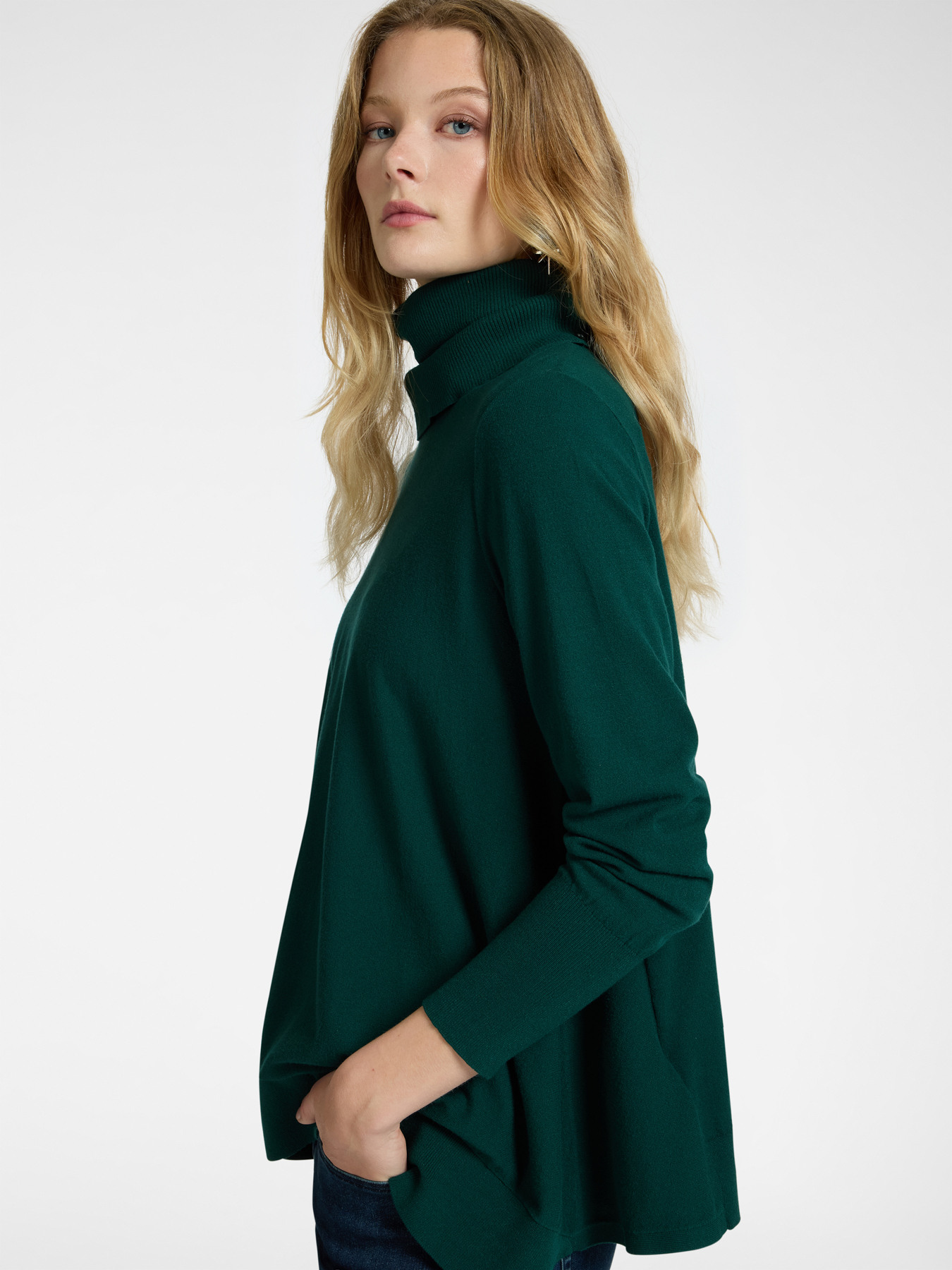 Loose-fitting sweater with detachable collar image number 3