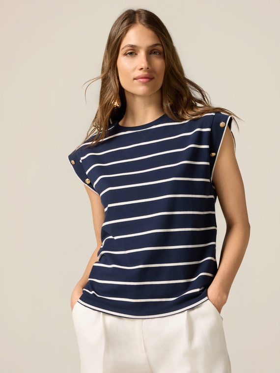 T-shirt a righe con bottoni decorativi