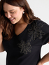 T-Shirt mit Blumenstickerei image number 3