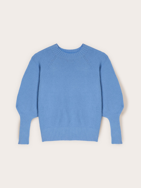 Sweater with voluminous sleeves