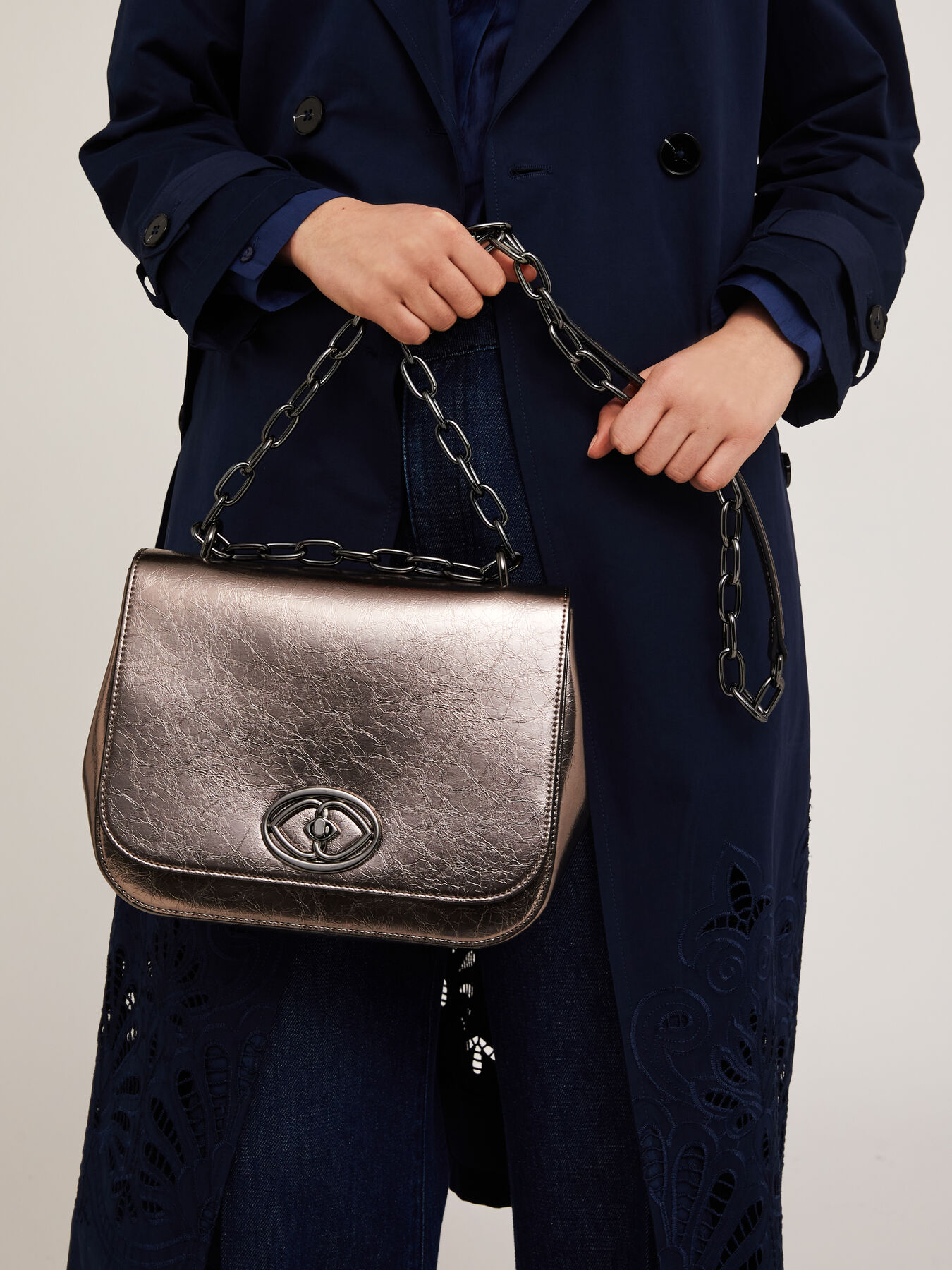 Medium bag in tessuto laminato argento image number 0