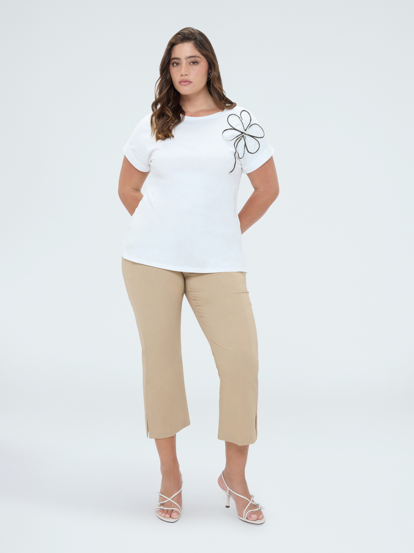 Cotton t-shirt with floral embroidery image number 2