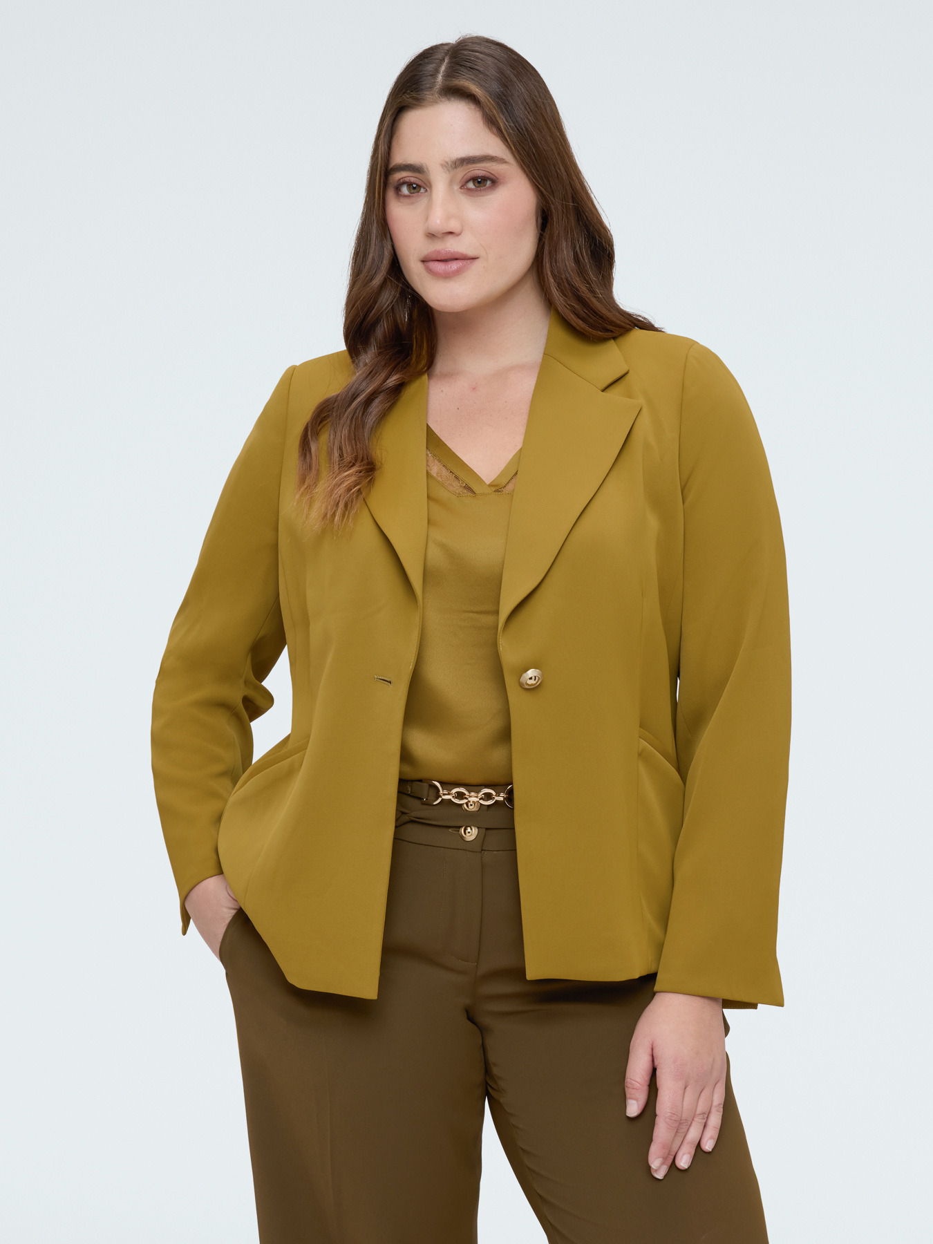 Blazer strutturato con bottone gioiello image number 1