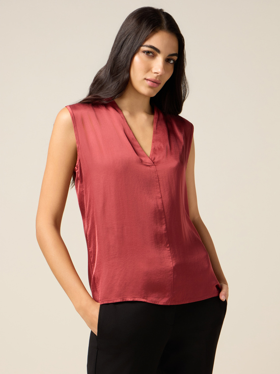 Blusa in raso con scollo a V