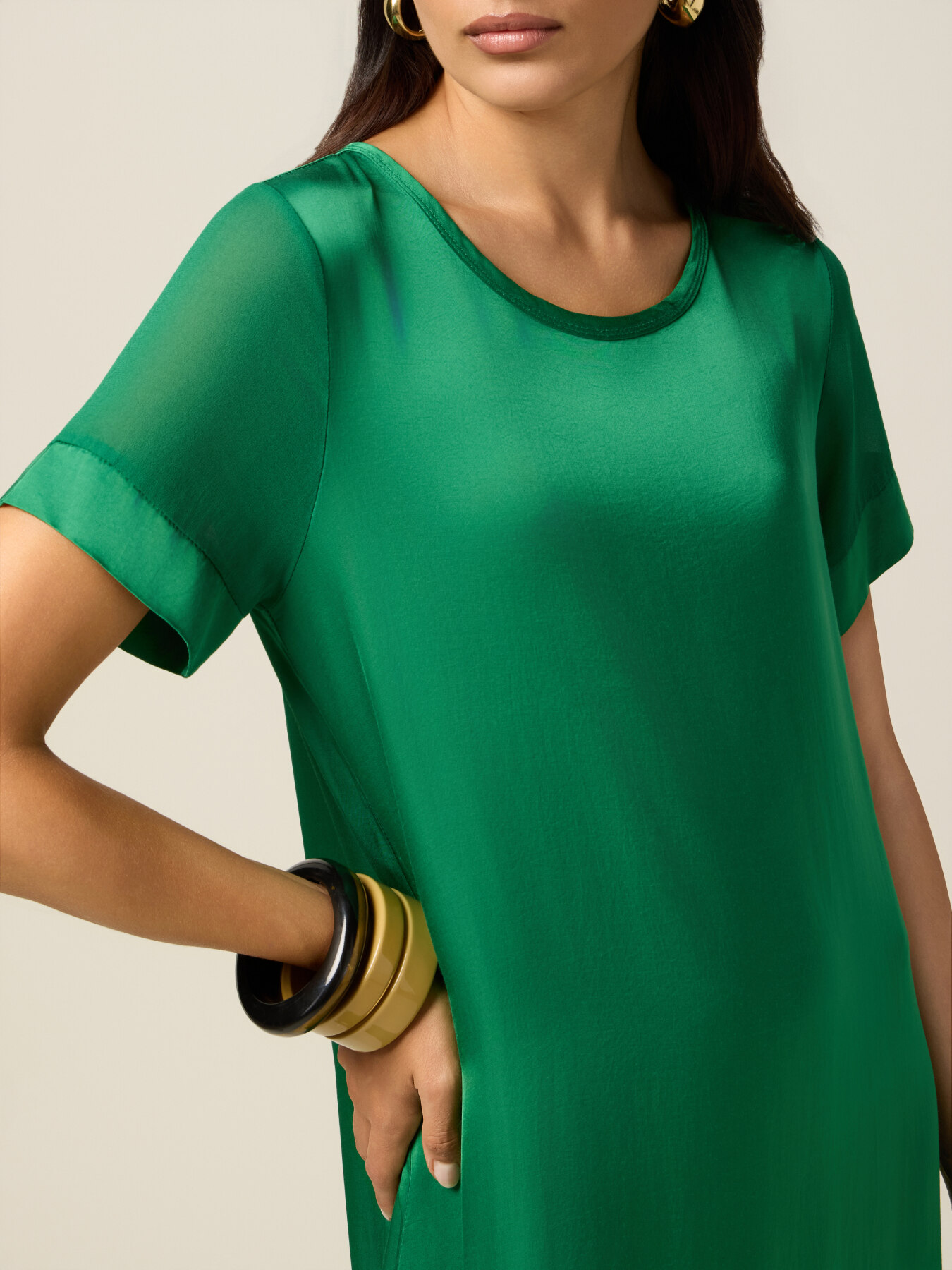 T-dress gown in viscose satin image number 2