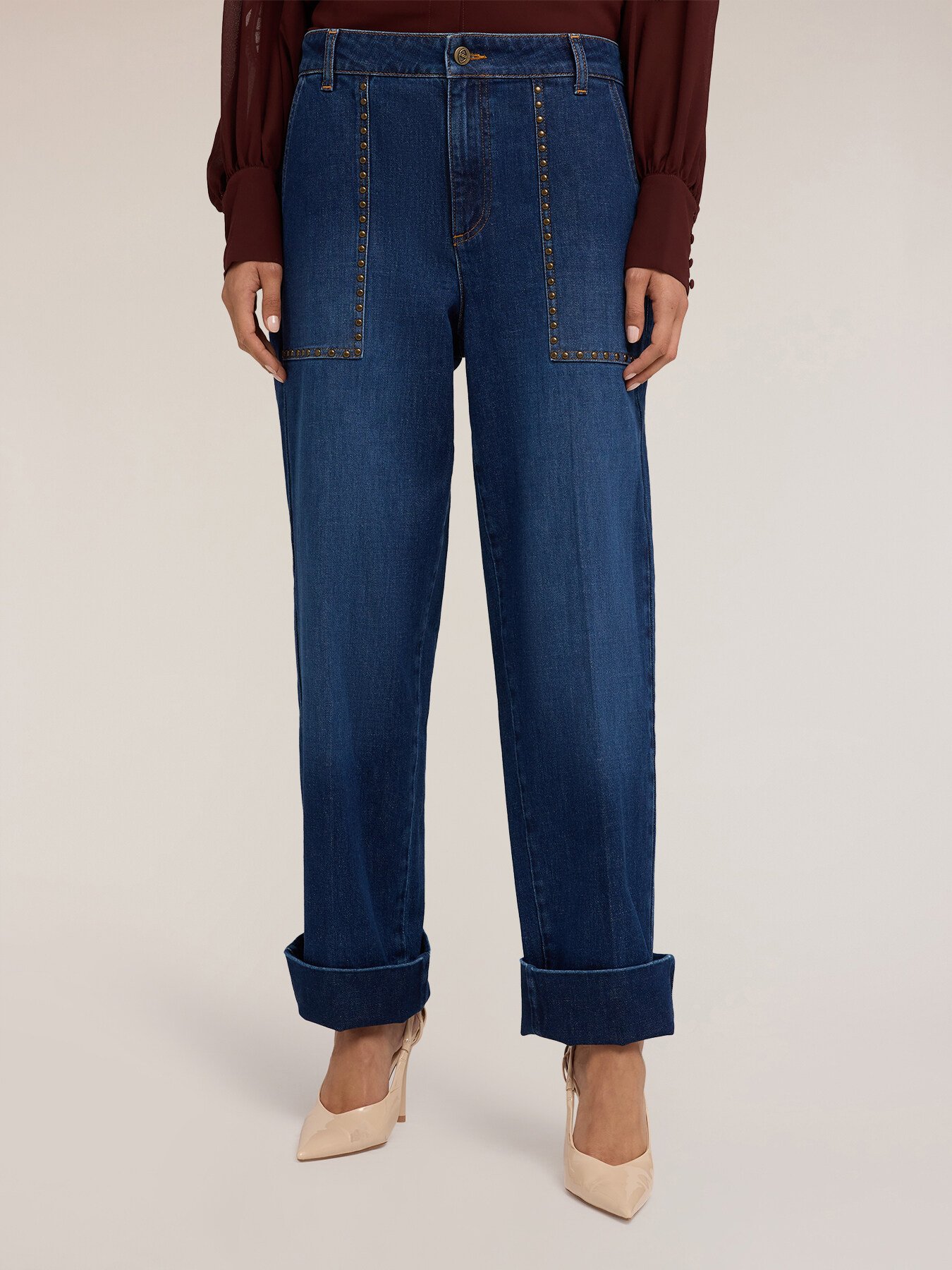 Jeans mit Umschlag und Nieten image number 0