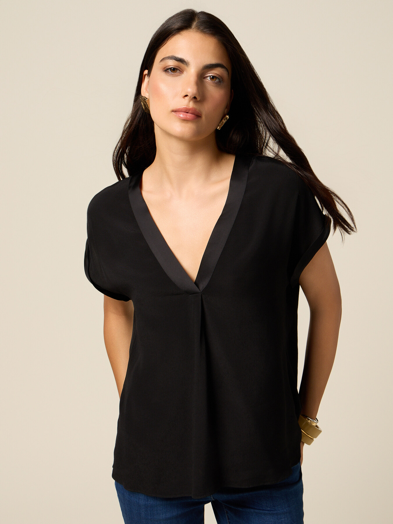 V-neck blouse in viscose image number 0