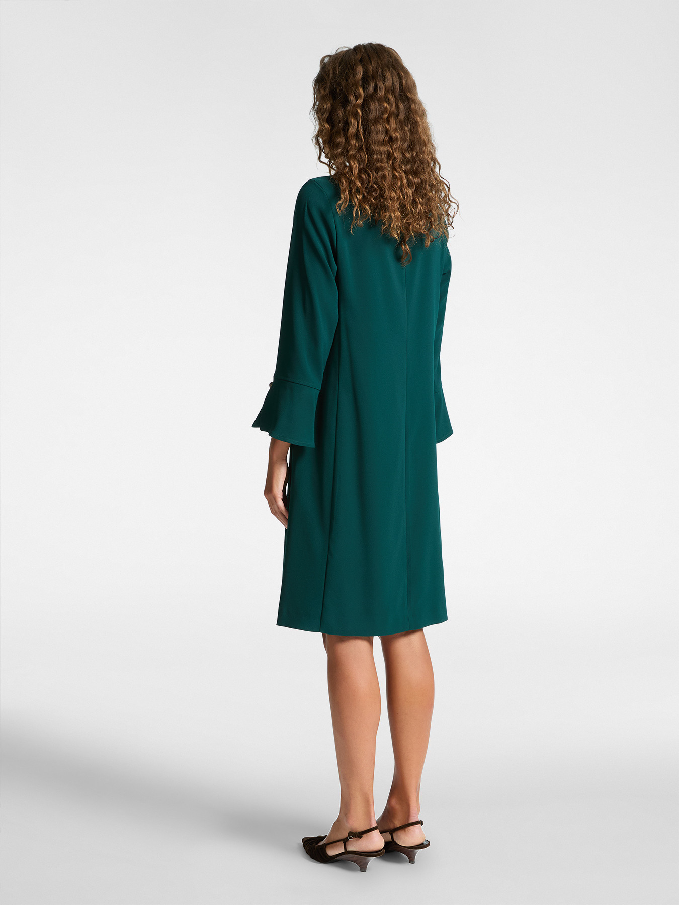 Dress made of cr&ecirc;pe fabric image number 6