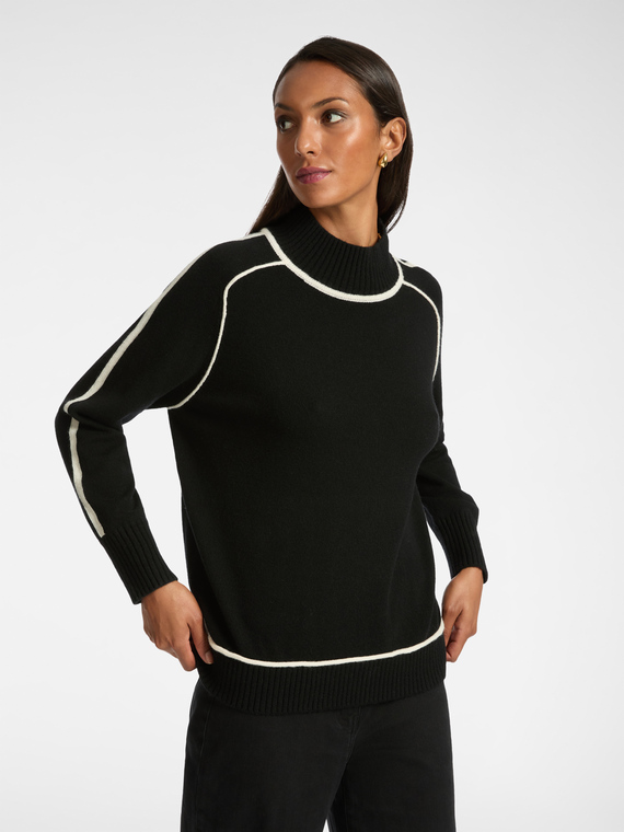 Wollpullover mit kontrastierenden Kanten