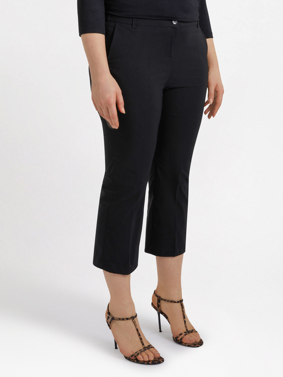 Pantaloni kick flare