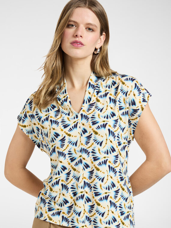 T-shirt stampata con scollo a V