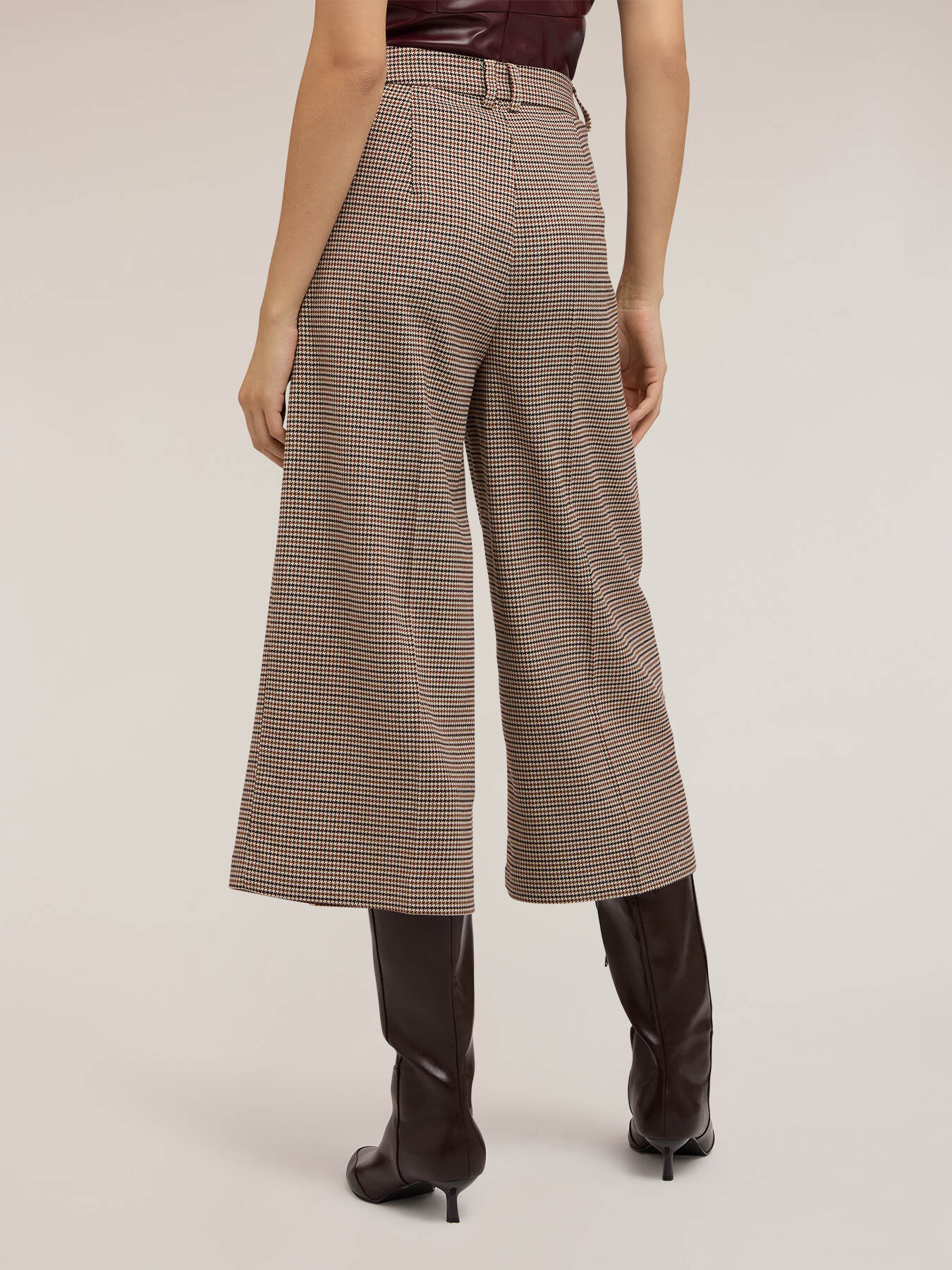 Cropped pants with check pattern image number 1