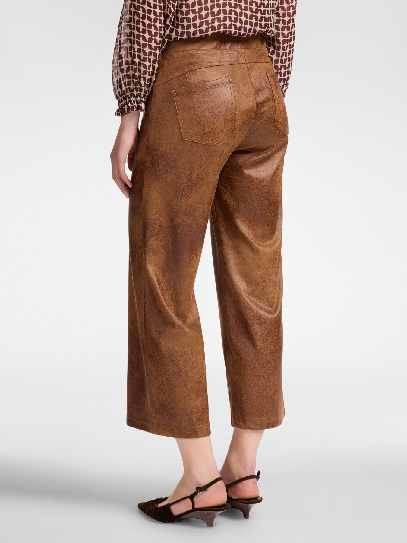 Vintage-effect fabric trousers image number 1