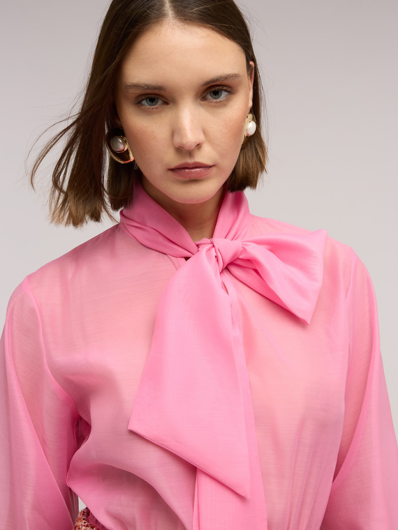 Shirt with organza bow
