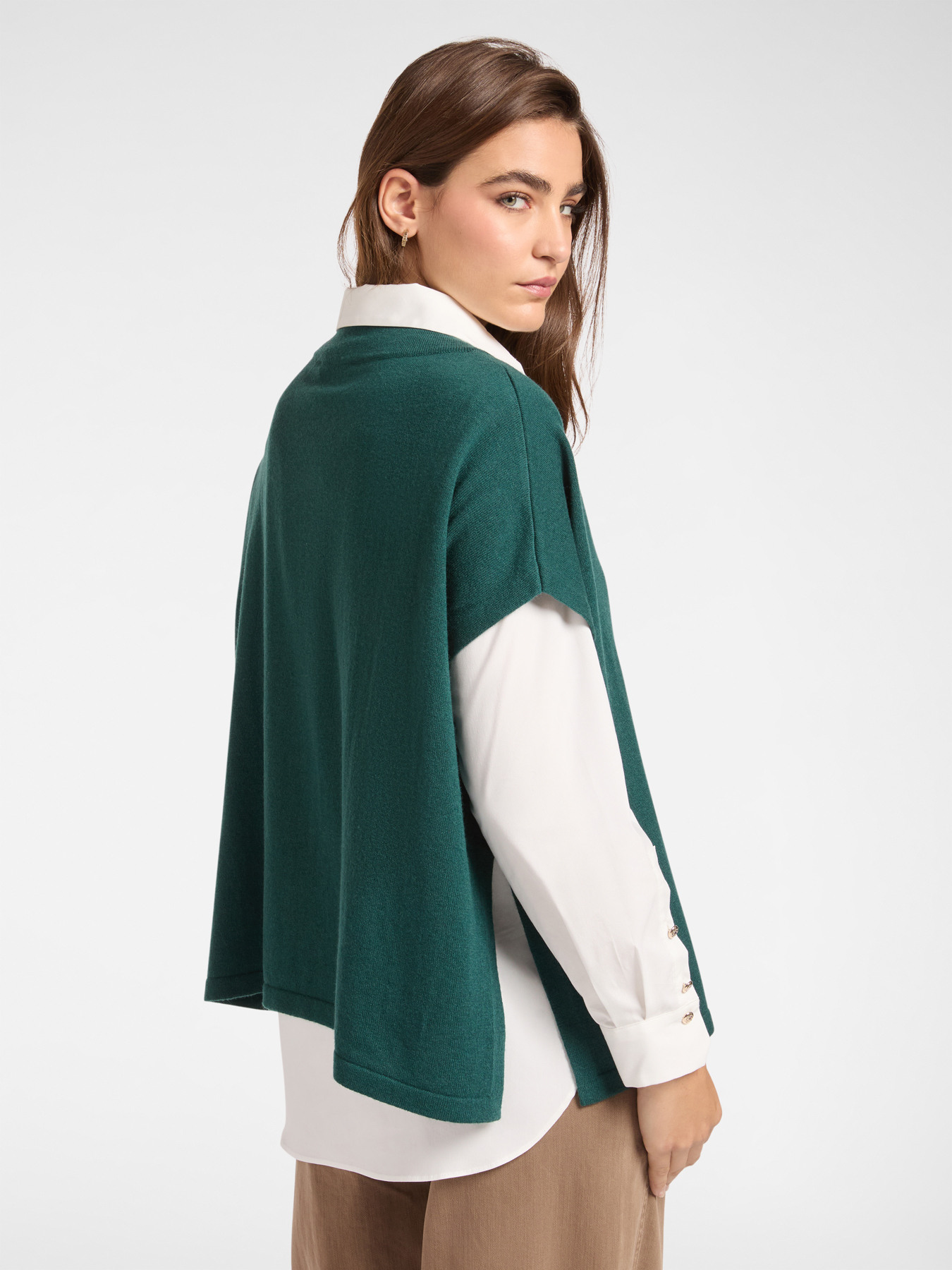Pure wool cape image number 1
