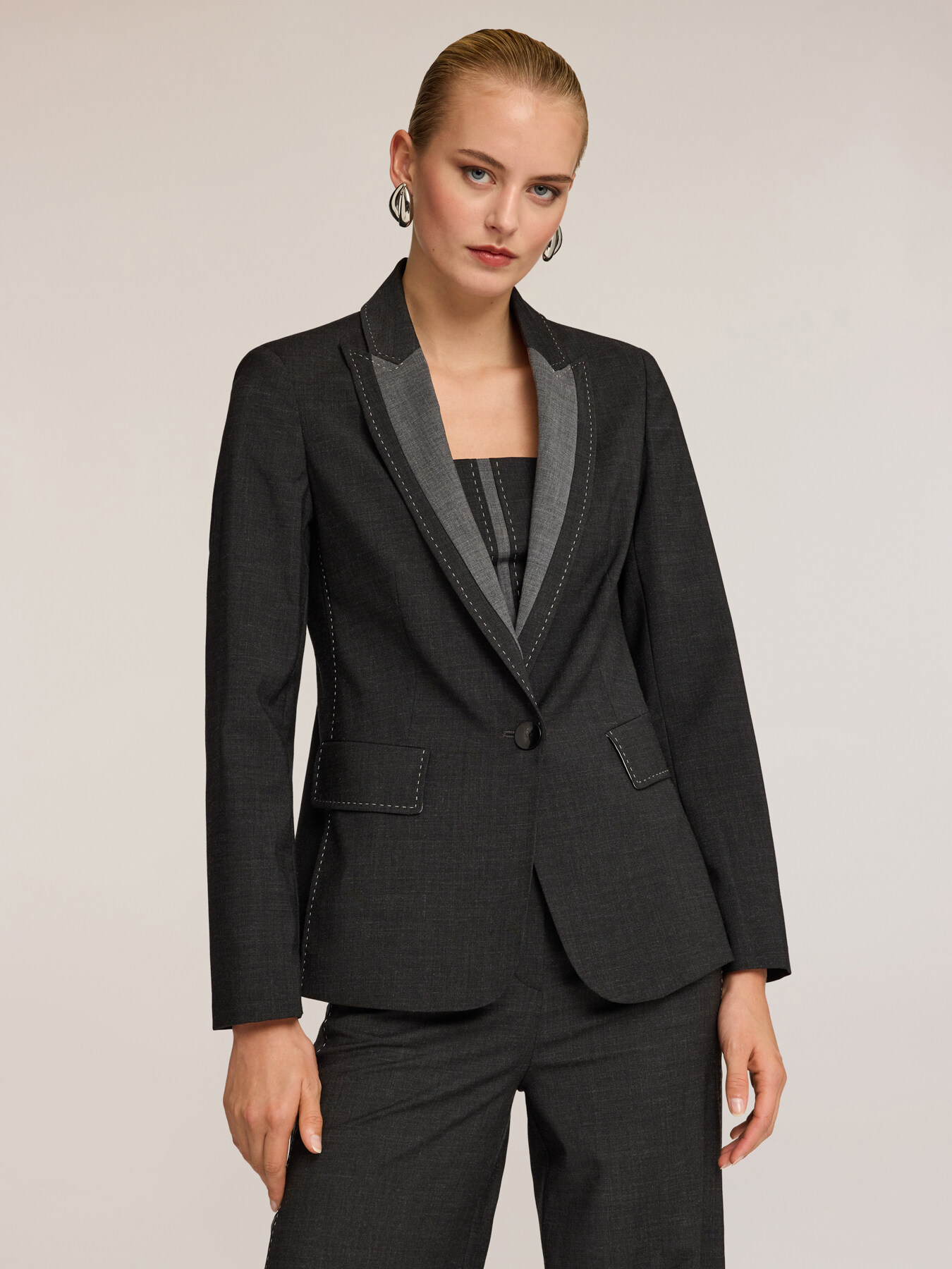 Blazer aus Leinen-Woll-Mischgewebe mit Steppnähten image number 0