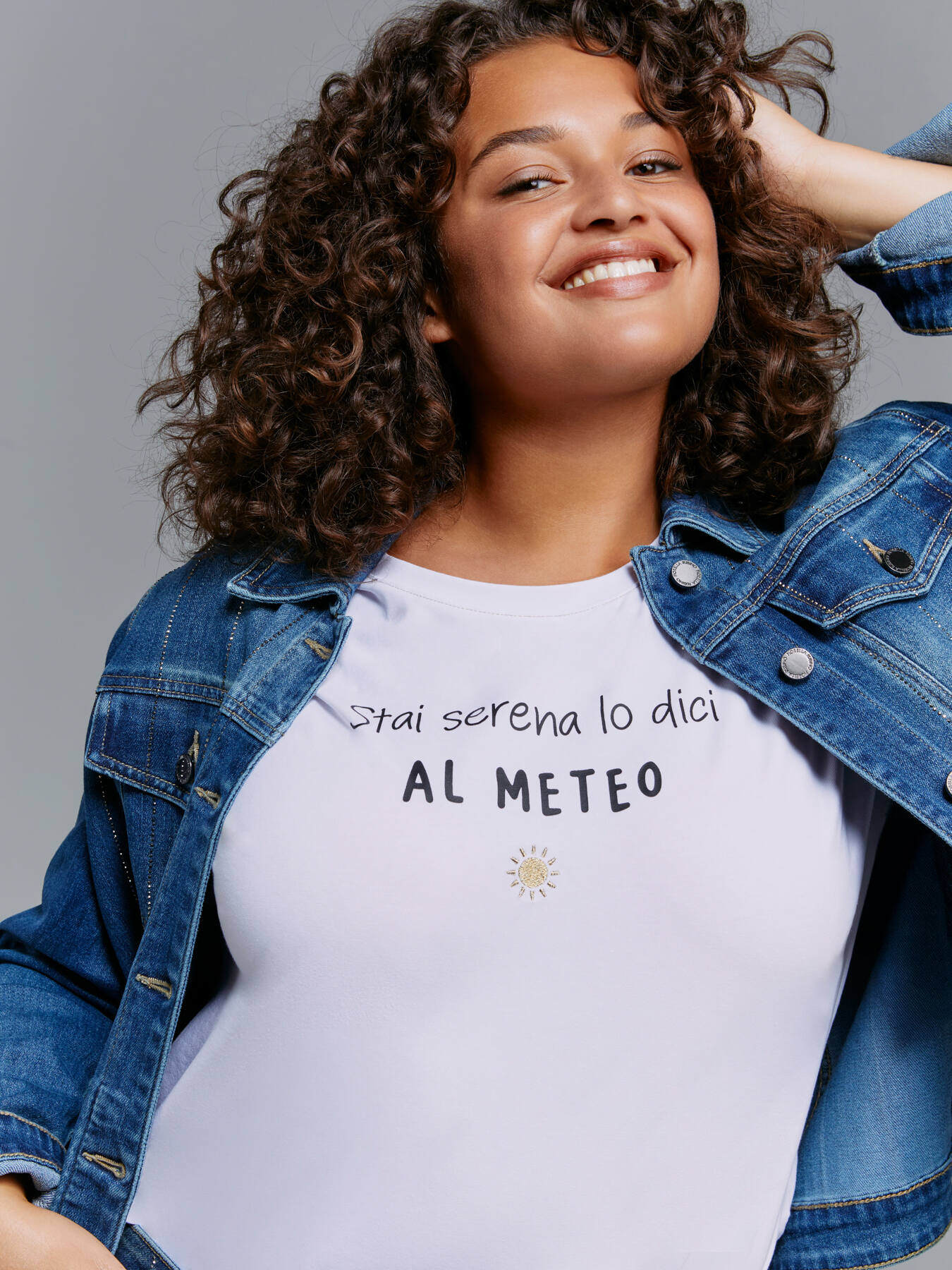 T-shirt in jersey con frase divertente image number 0