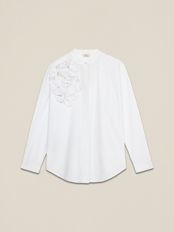Poplin shirt with floral appliqué