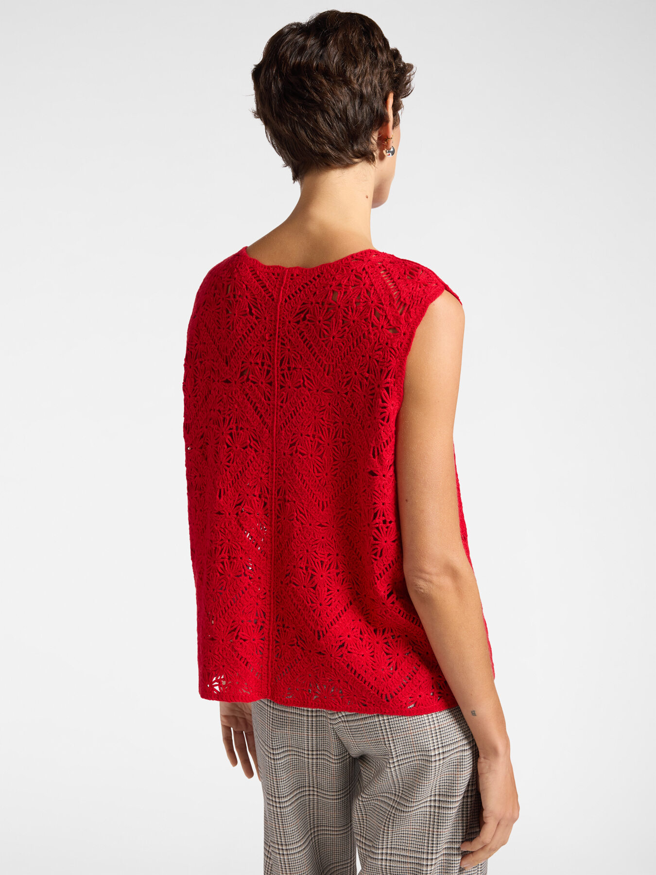 Sleeveless lace stitch sweater image number 1