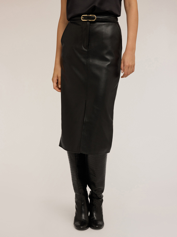 Pencil skirt in coated fabric