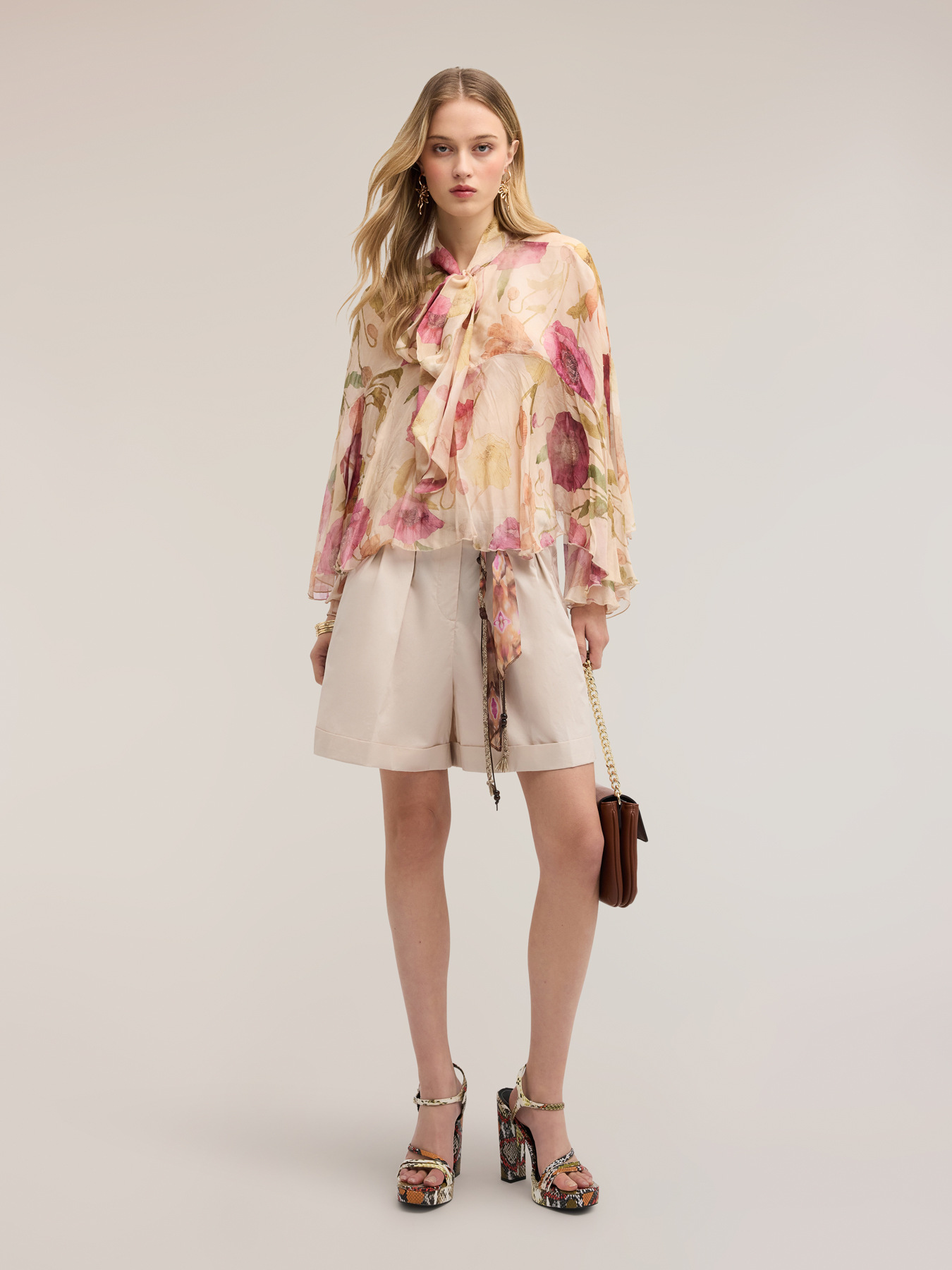 Blouse in silk blend chiffon with print image number 2