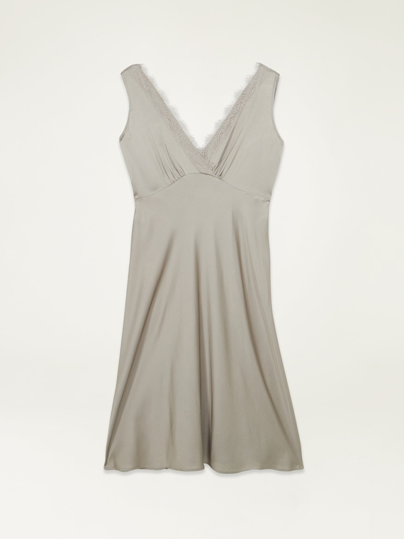 Robe sans manches en satin