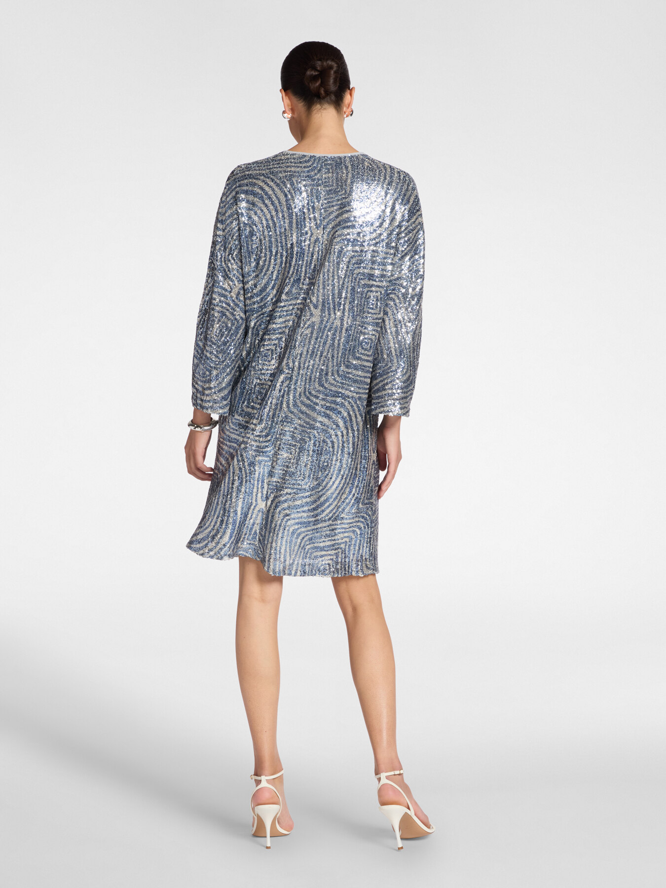 Abito in paillettes image number 1